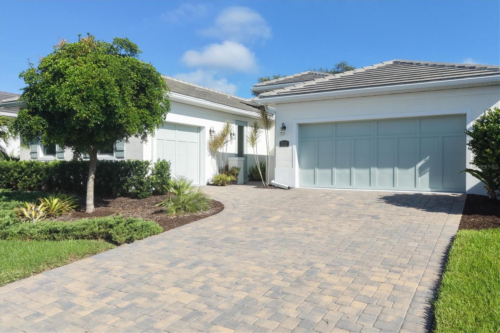 7717 SANDHILL LAKE DR — photo 4
