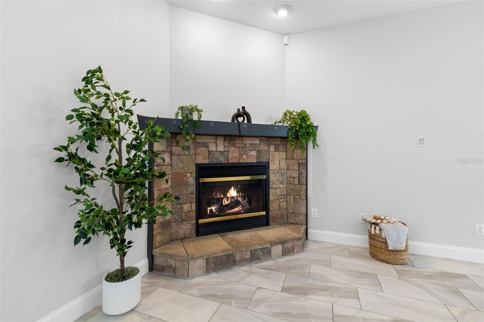 9240 SAN MARTIN BLVD NE — photo 13