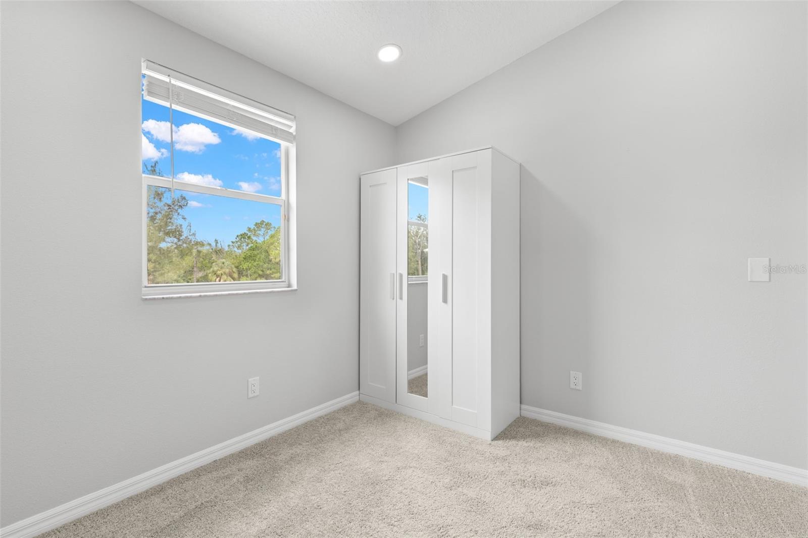 9240 SAN MARTIN BLVD NE — photo 36