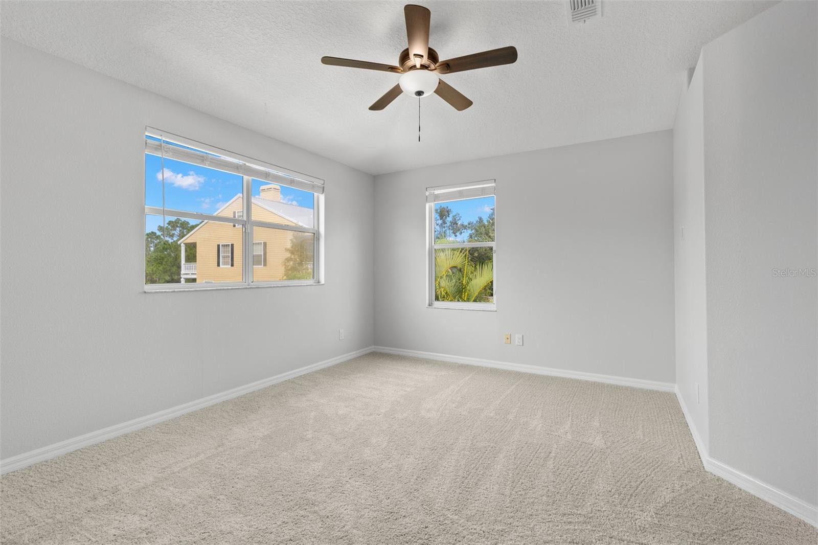 9240 SAN MARTIN BLVD NE — photo 40