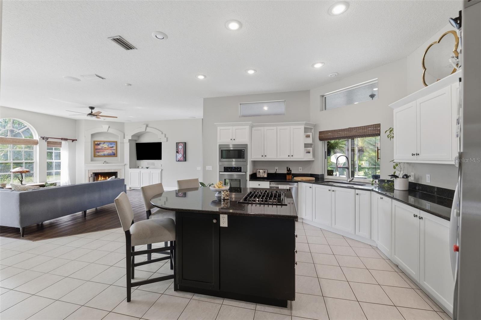 12012 BREWSTER DR — photo 3