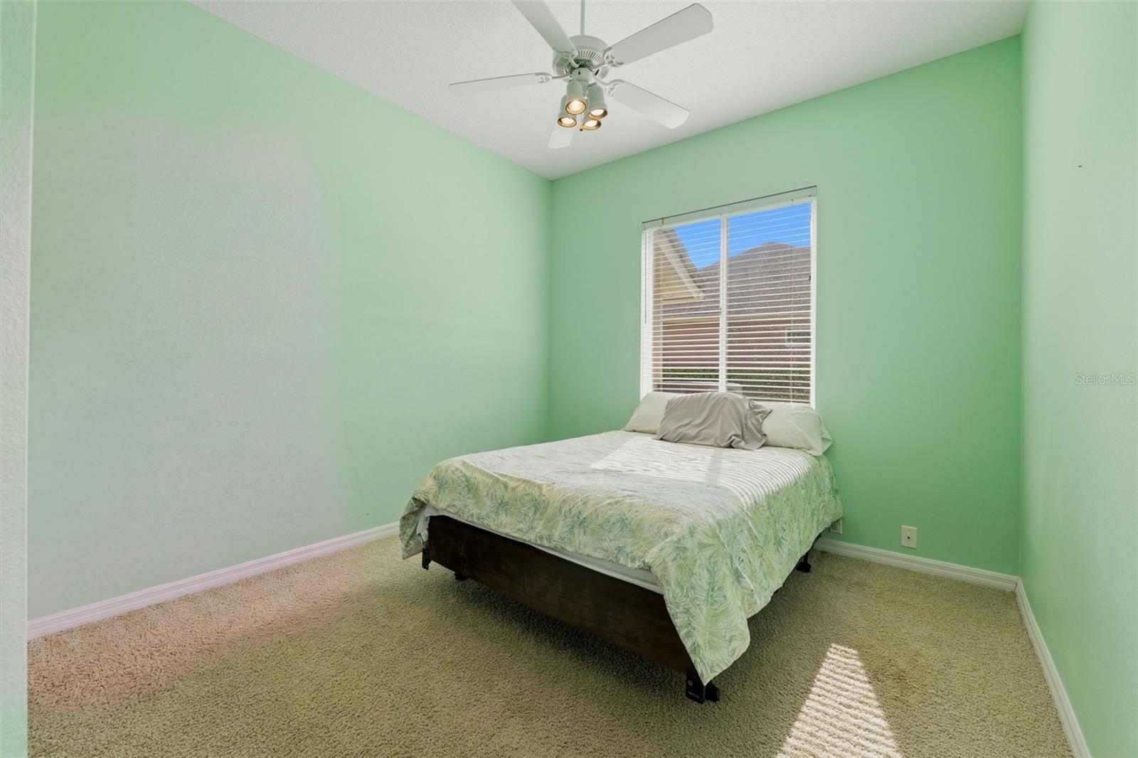 12012 BREWSTER DR — photo 32