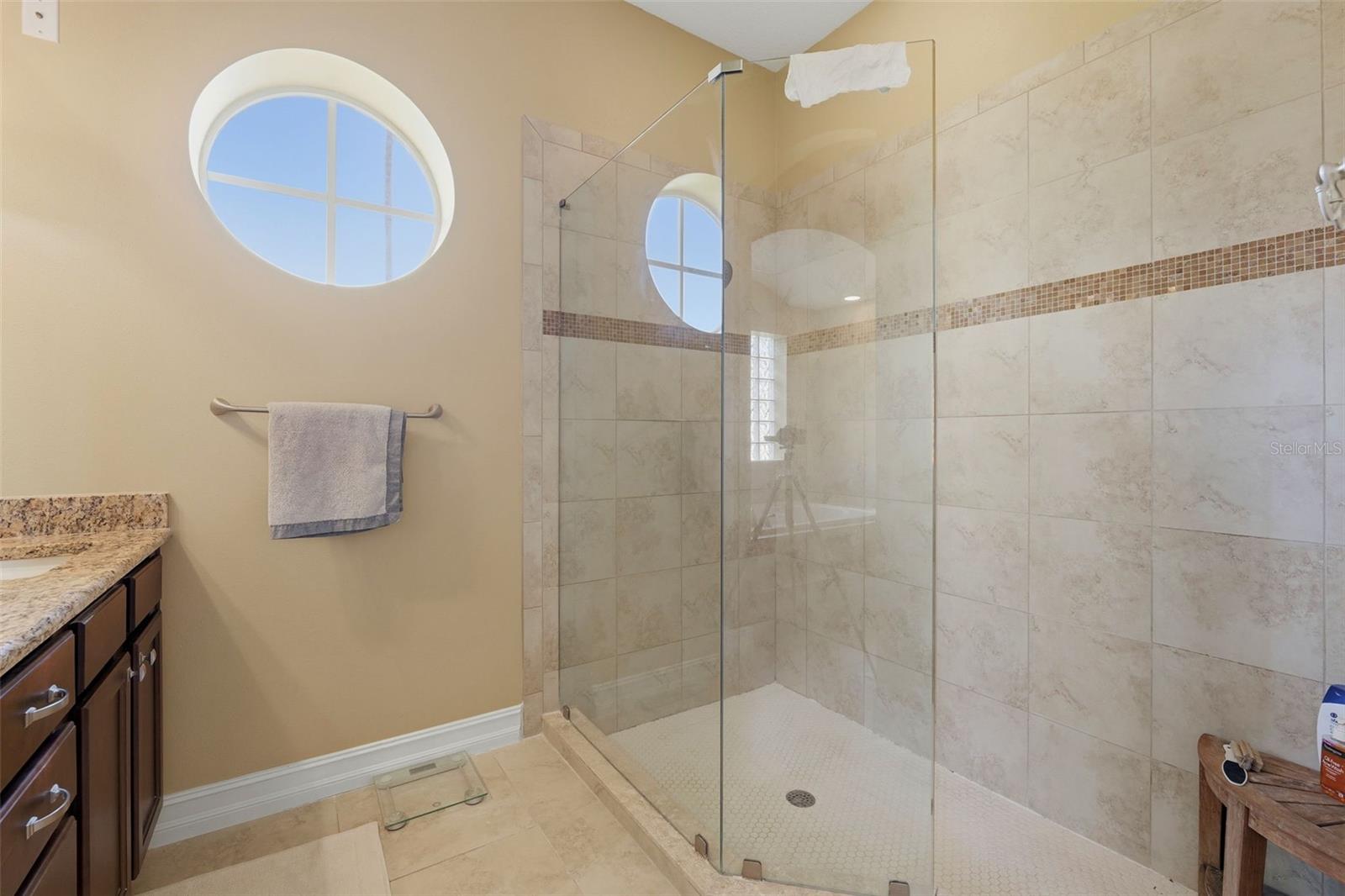 12012 BREWSTER DR — photo 18