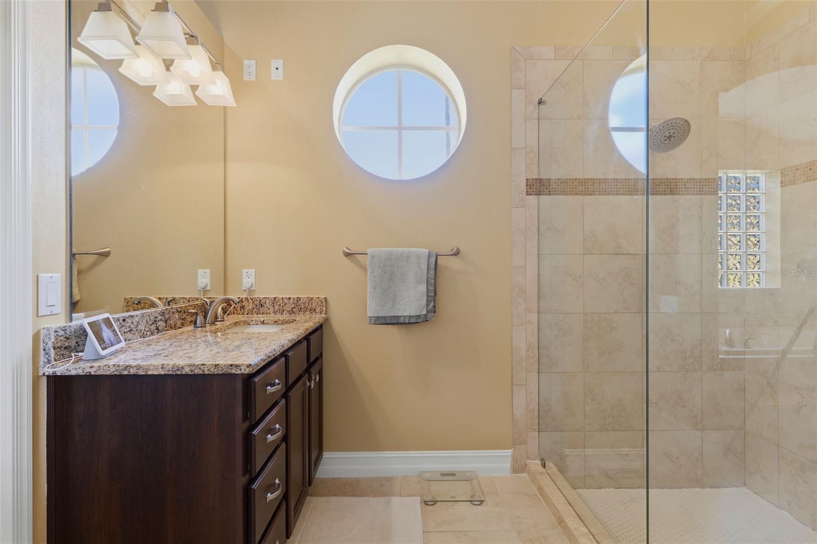 12012 BREWSTER DR — photo 17