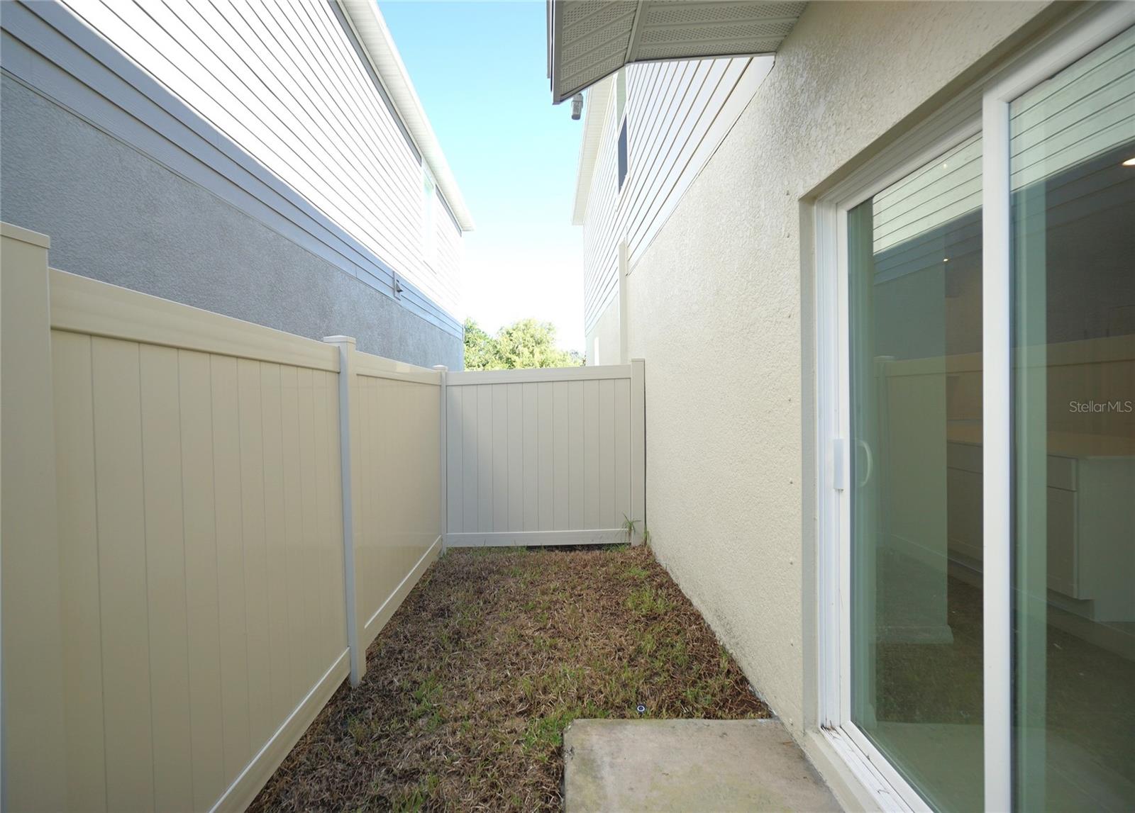 10536 SAGE CANYON DR — photo 32