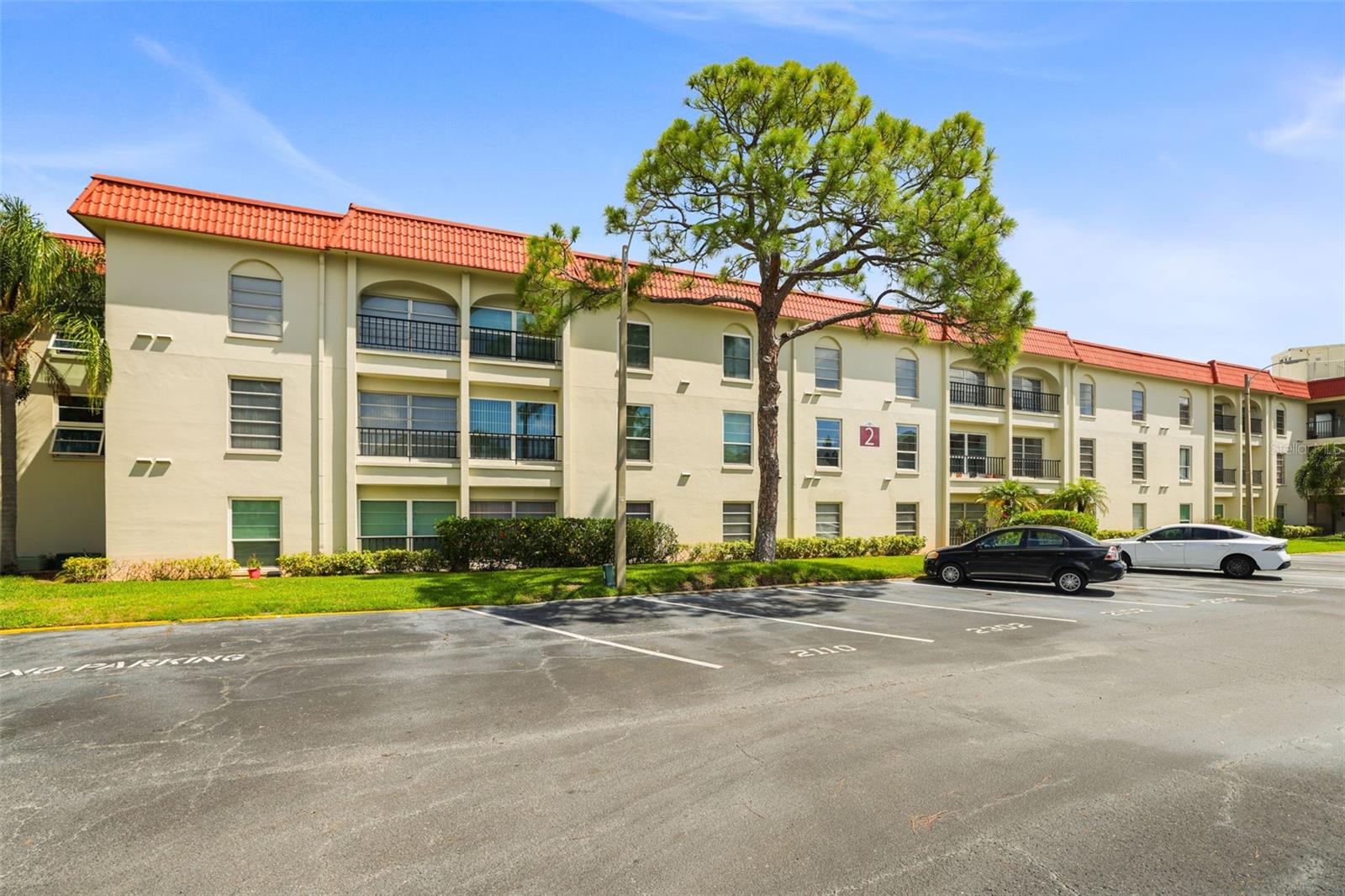 2700 BAYSHORE BLVD #2110 — photo 2