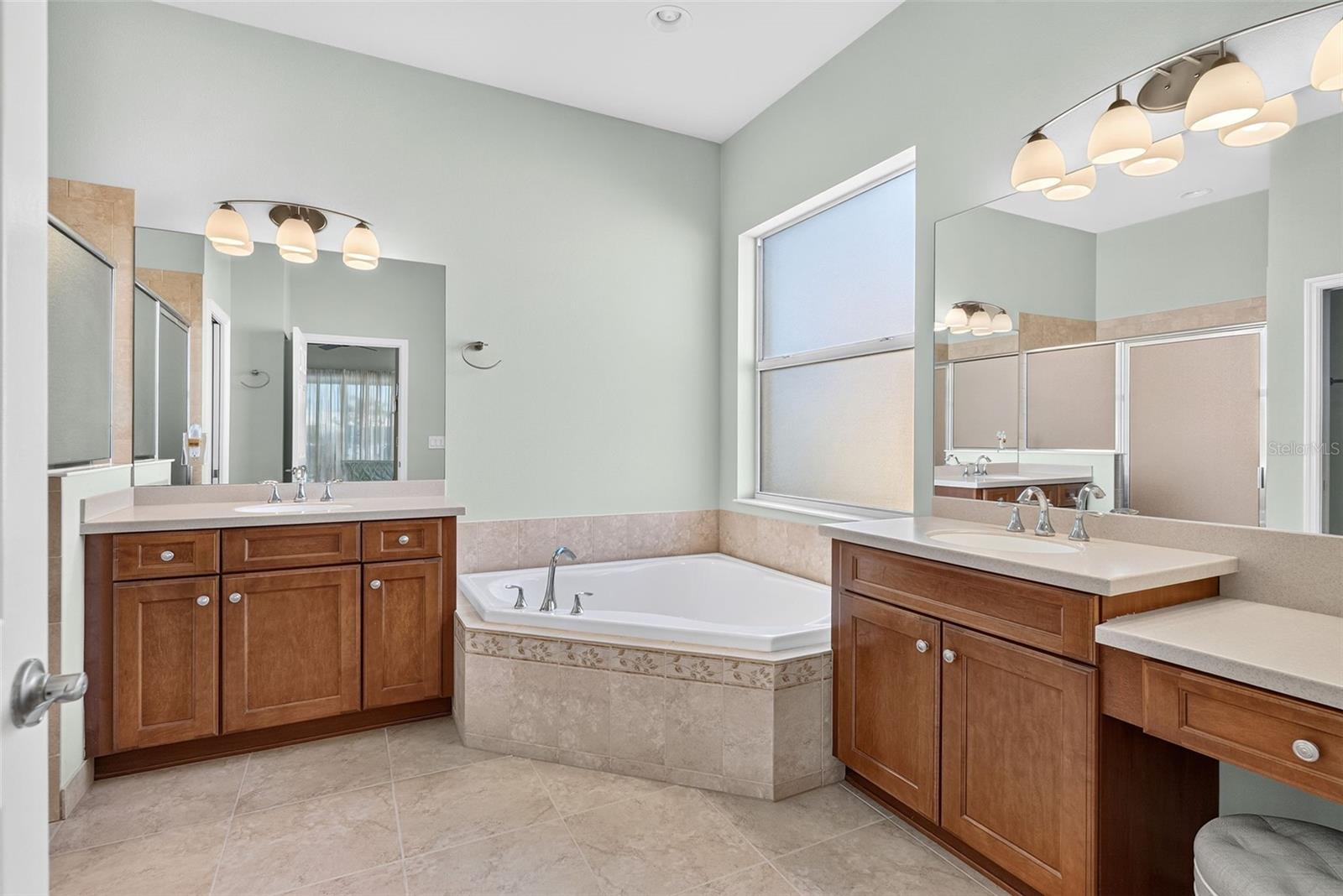 16019 GOLDEN LAKES DR — photo 25