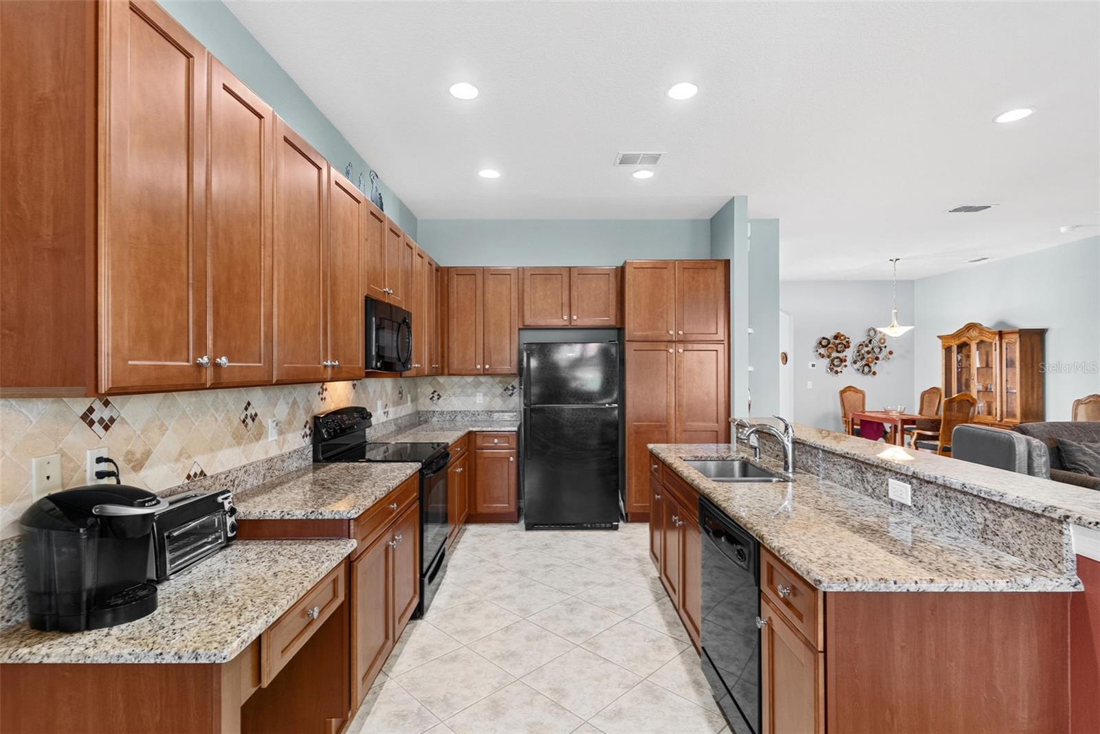 16019 GOLDEN LAKES DR — photo 11