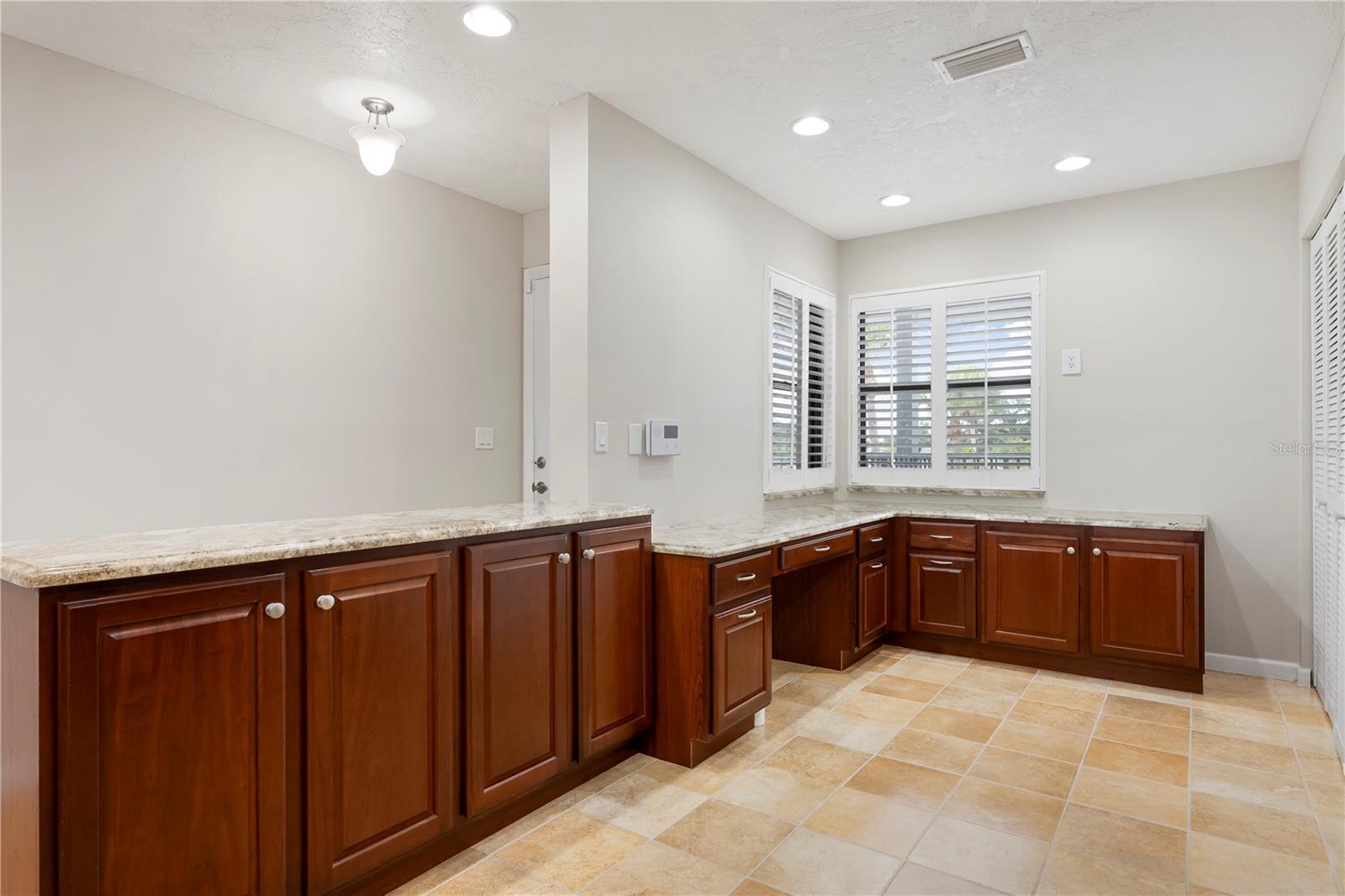 515 LEFFINGWELL AVE #112 — photo 25