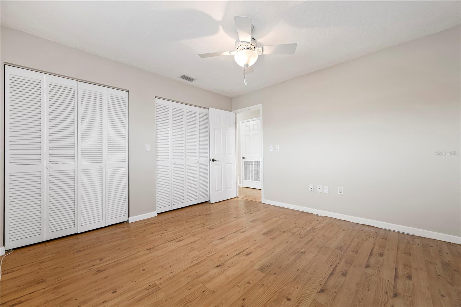 515 LEFFINGWELL AVE #112 — photo 32