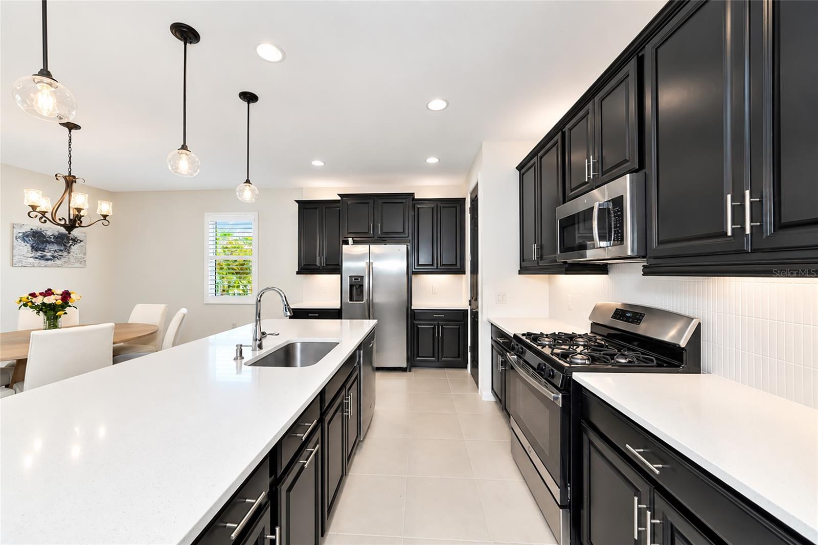 12105 GOLDENROD AVE — photo 15