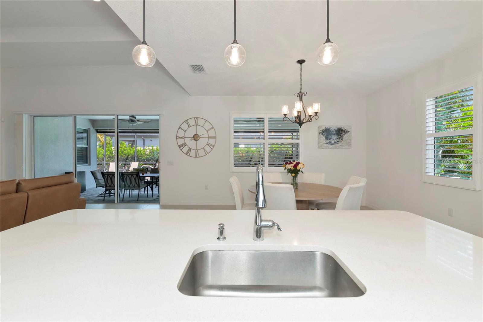 12105 GOLDENROD AVE — photo 18