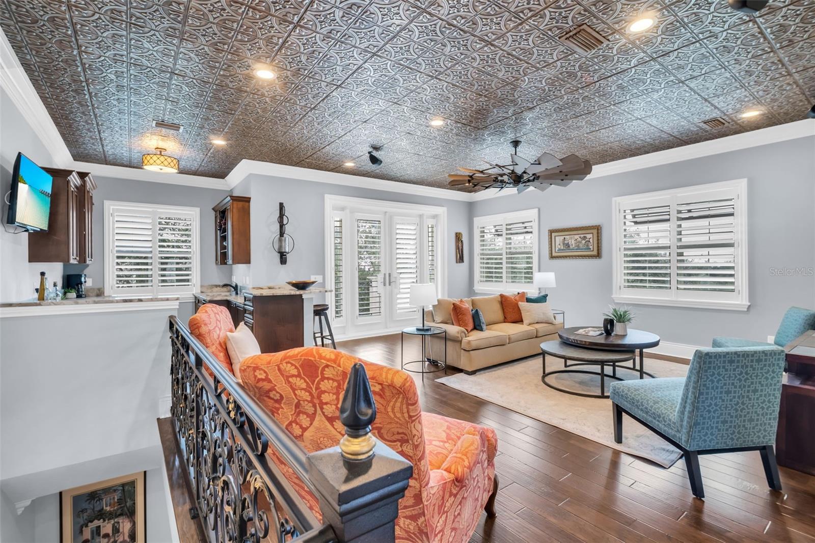 500 BEACH DR NE — photo 42