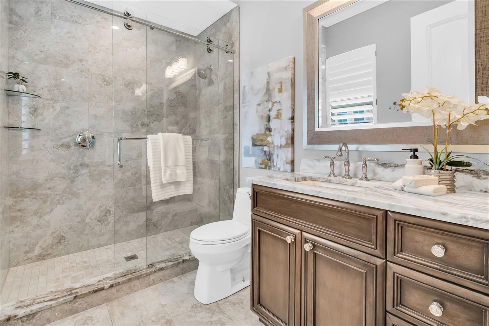 500 BEACH DR NE — photo 36
