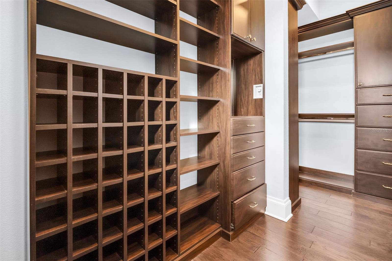 500 BEACH DR NE — photo 31