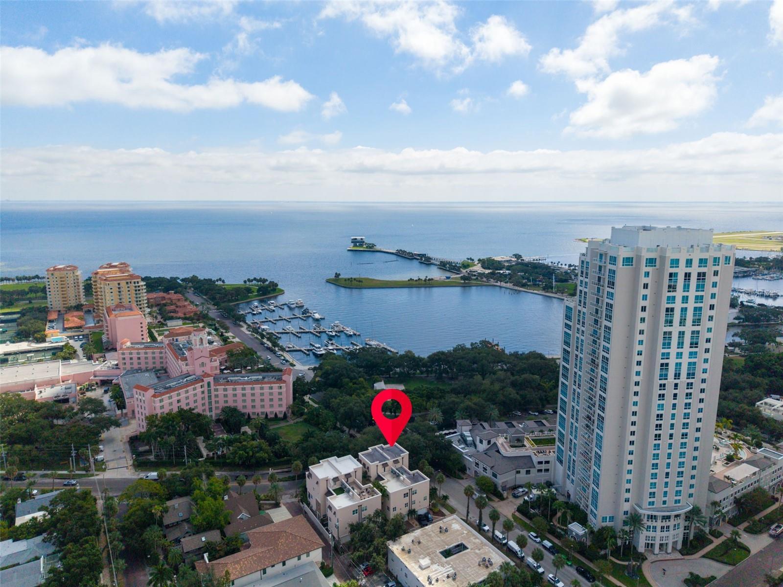500 BEACH DR NE — photo 2