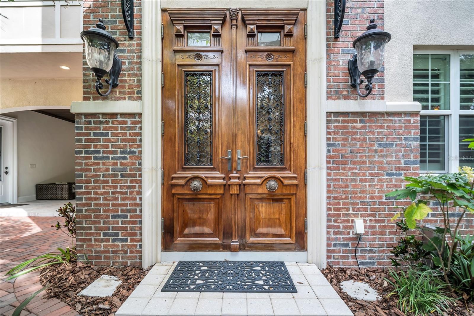 500 BEACH DR NE — photo 47