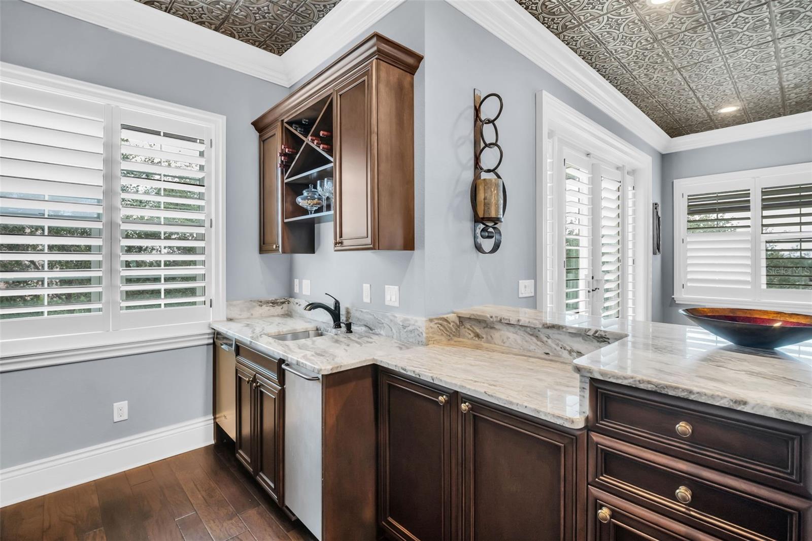 500 BEACH DR NE — photo 45