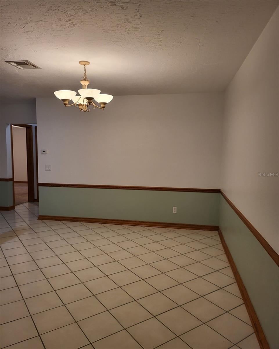 1601 SUMMERDALE DR S — photo 4