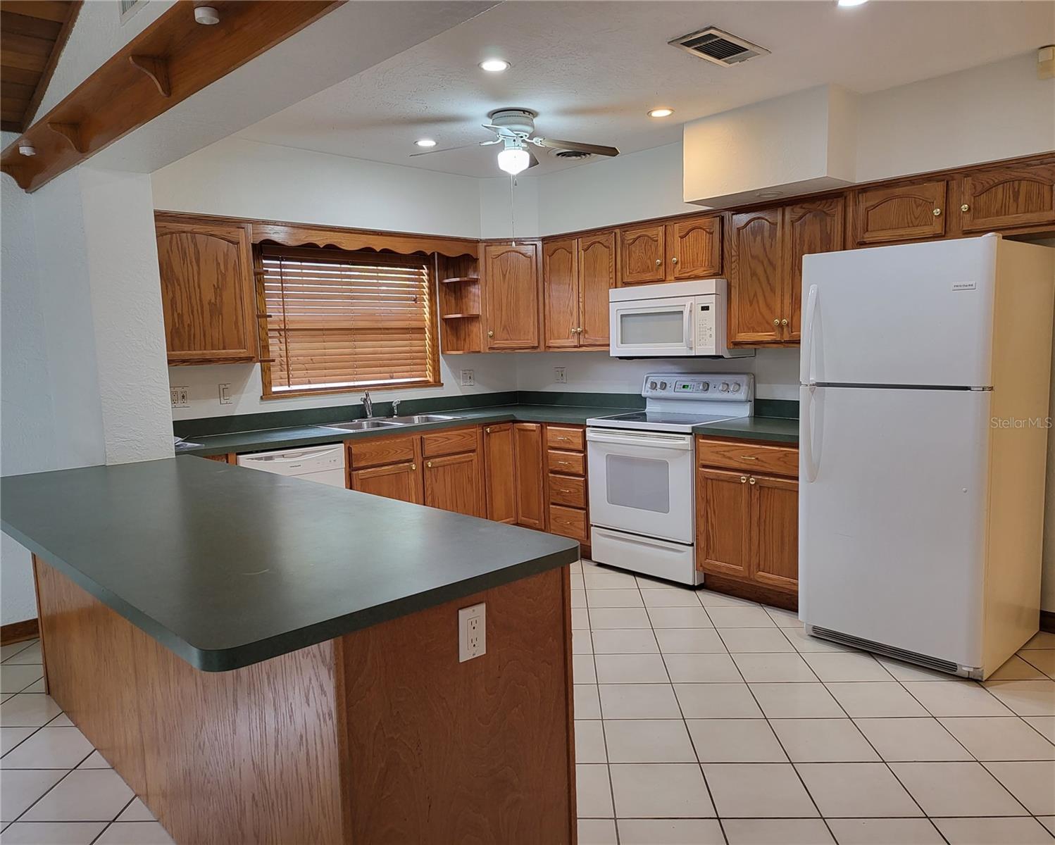 1601 SUMMERDALE DR S — photo 11