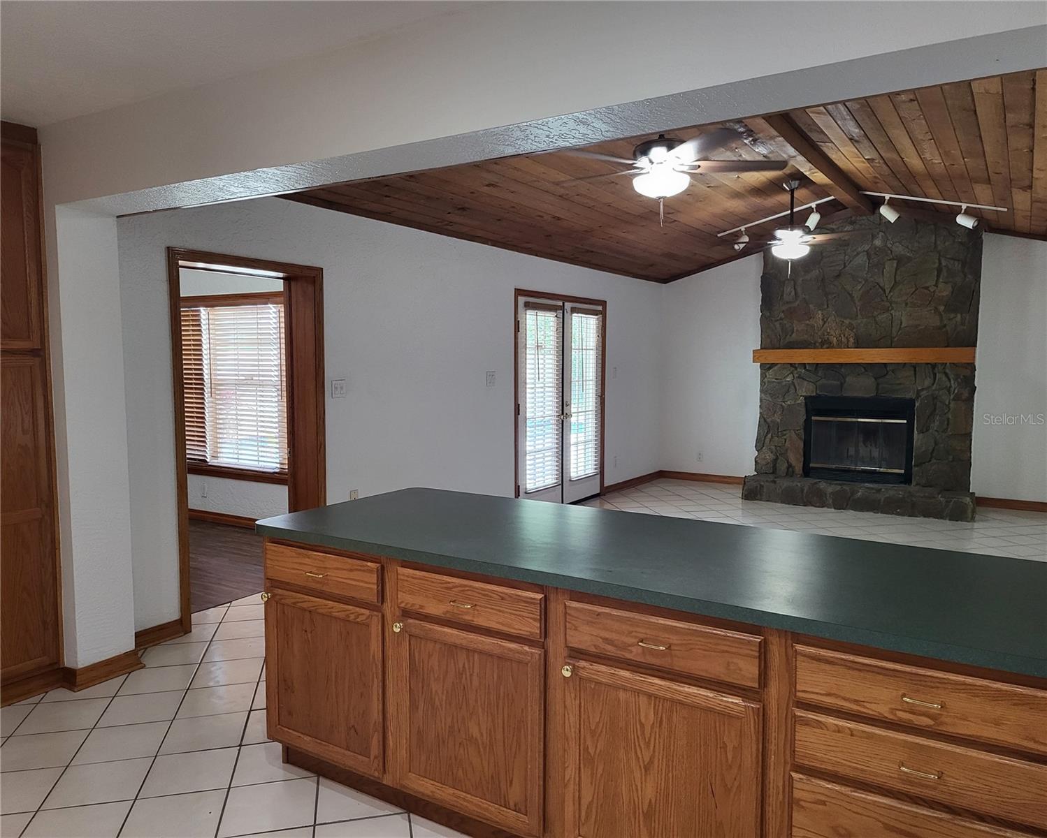 1601 SUMMERDALE DR S — photo 12