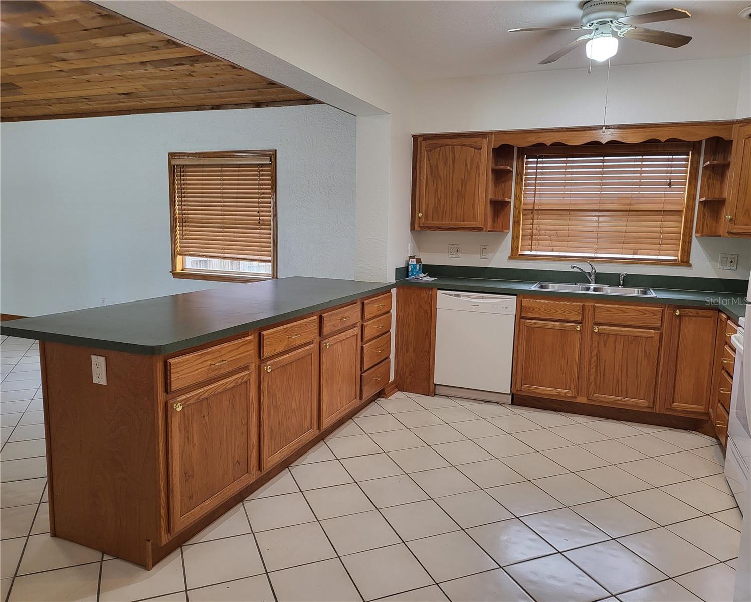 1601 SUMMERDALE DR S — photo 9