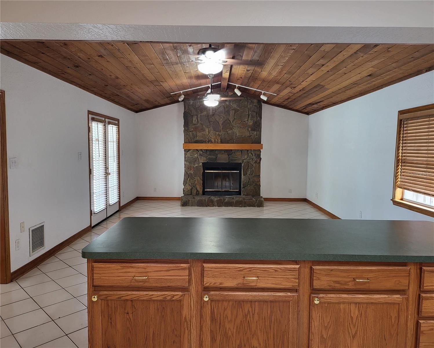 1601 SUMMERDALE DR S — photo 13