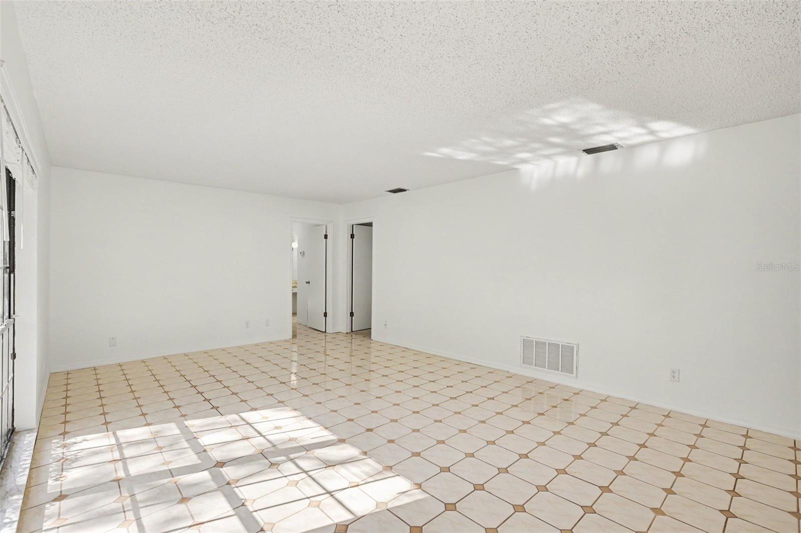 648 BUA DR — photo 5