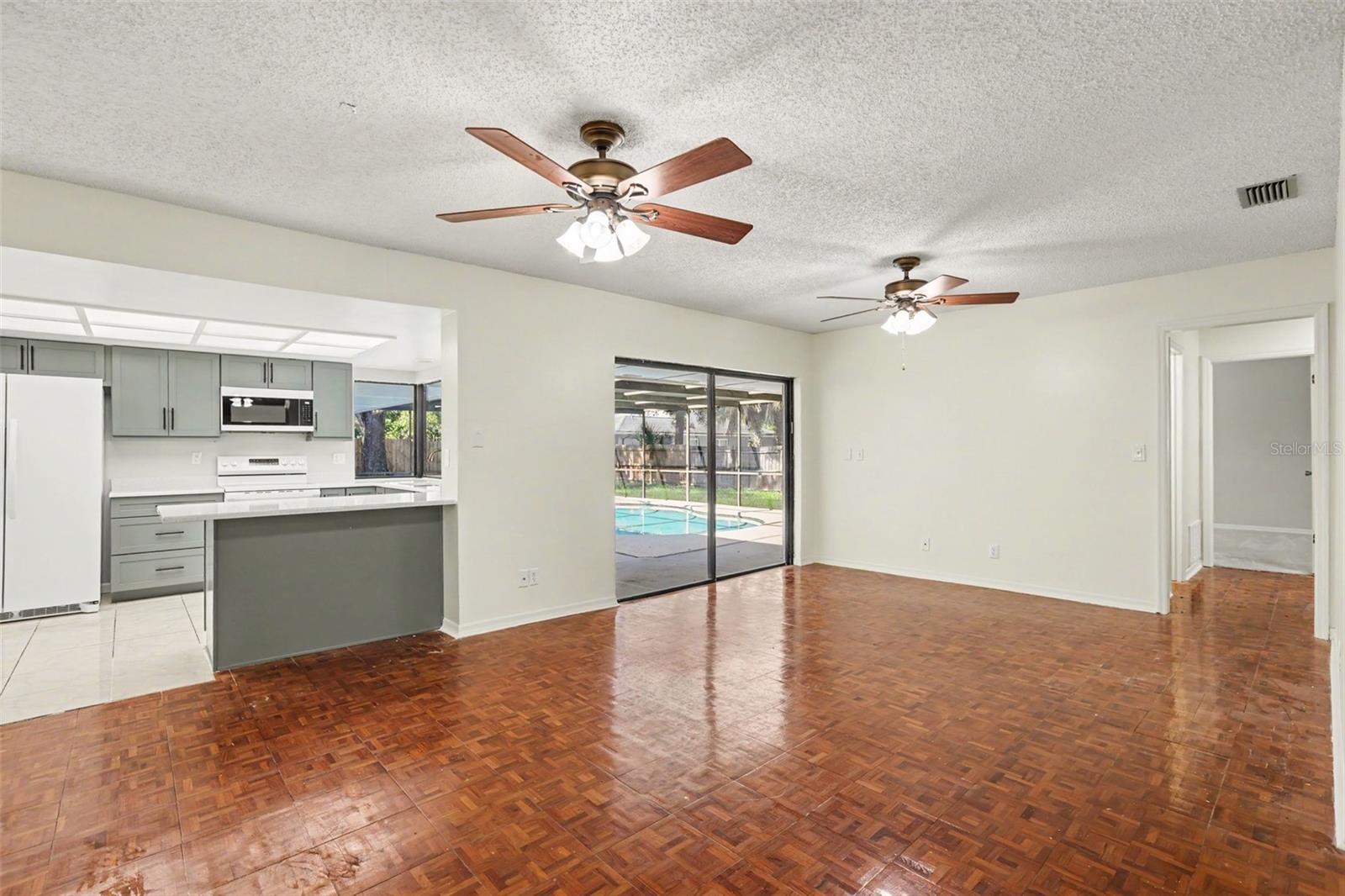 648 BUA DR — photo 9