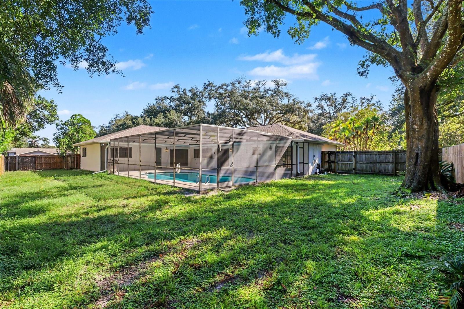 648 BUA DR — photo 27