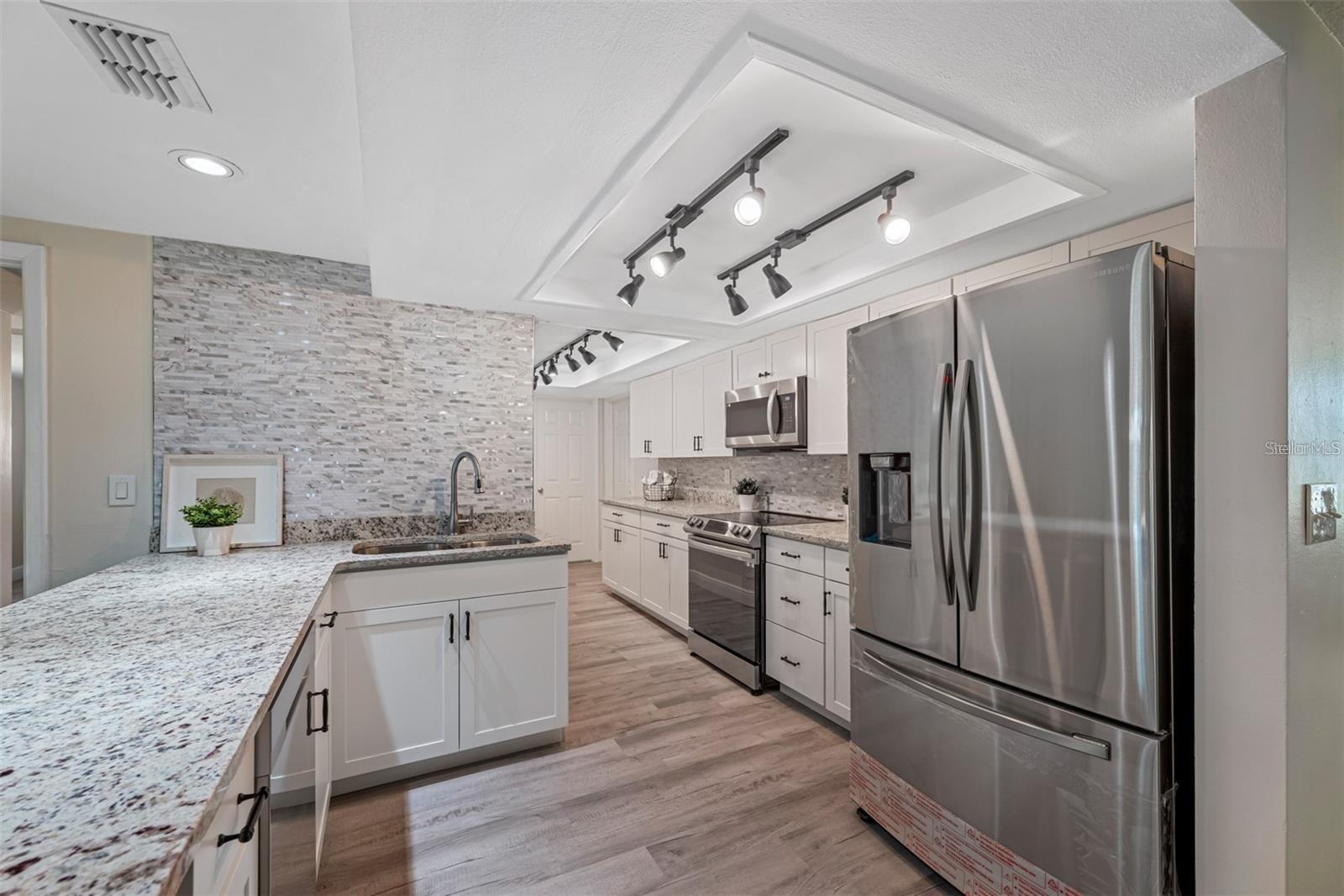 3503 WOODCOCK DR — photo 4