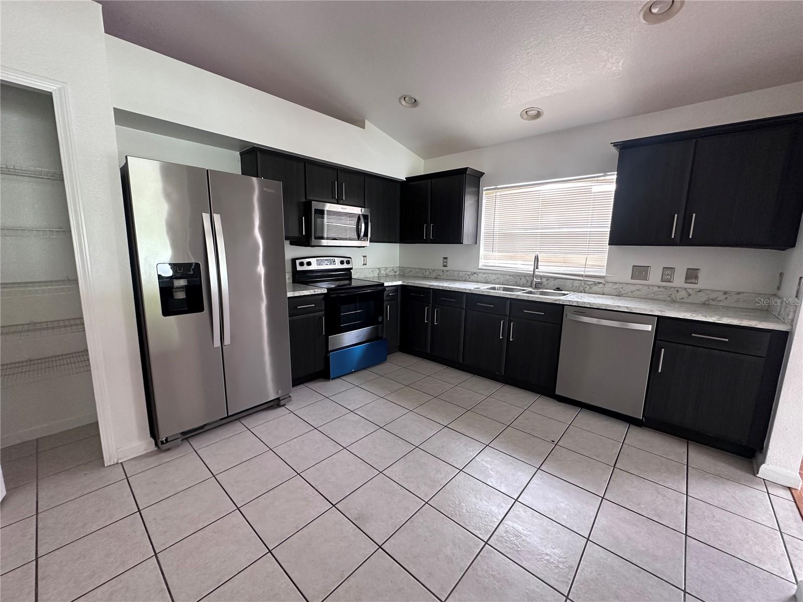 11551 MISTY ISLE LN — photo 9