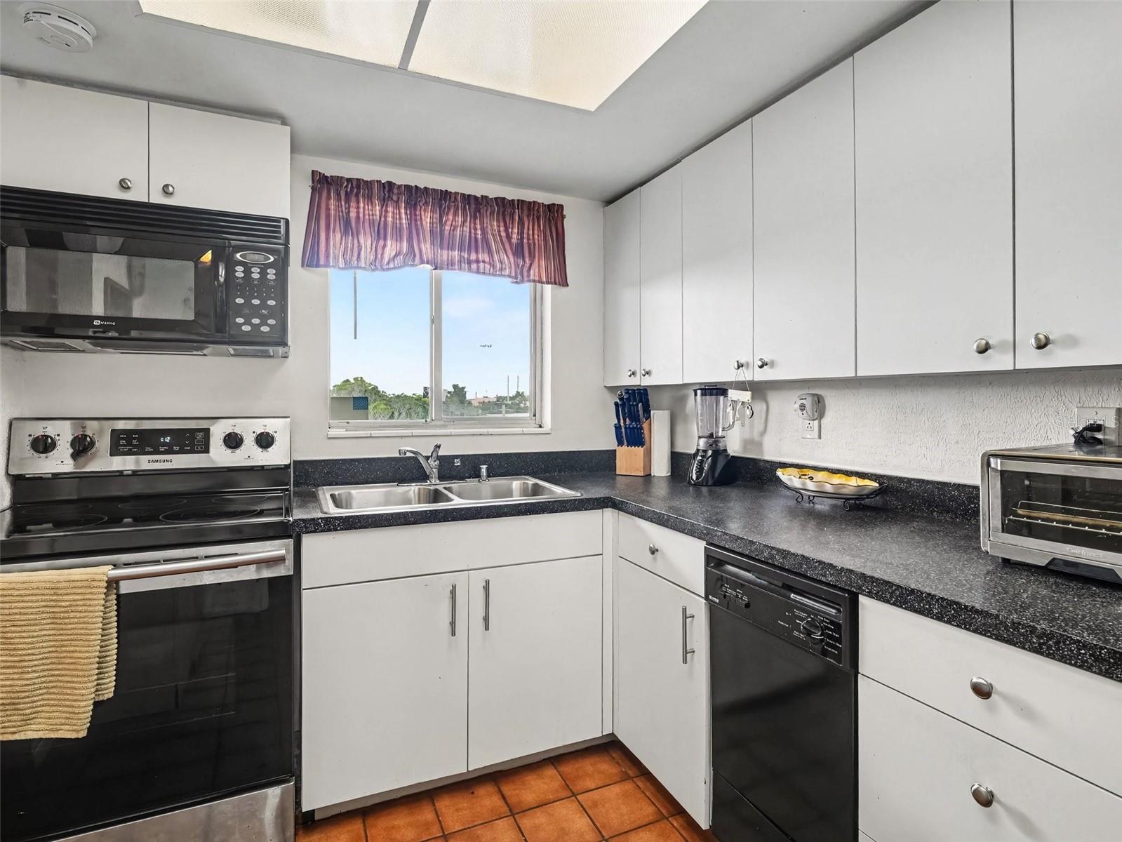 4137 LAKE BAYSHORE DR #C505 — photo 3