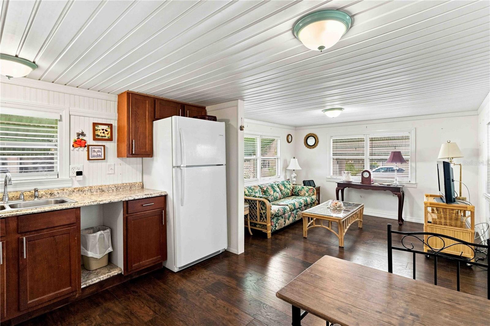3321 CAROL DR — photo 14