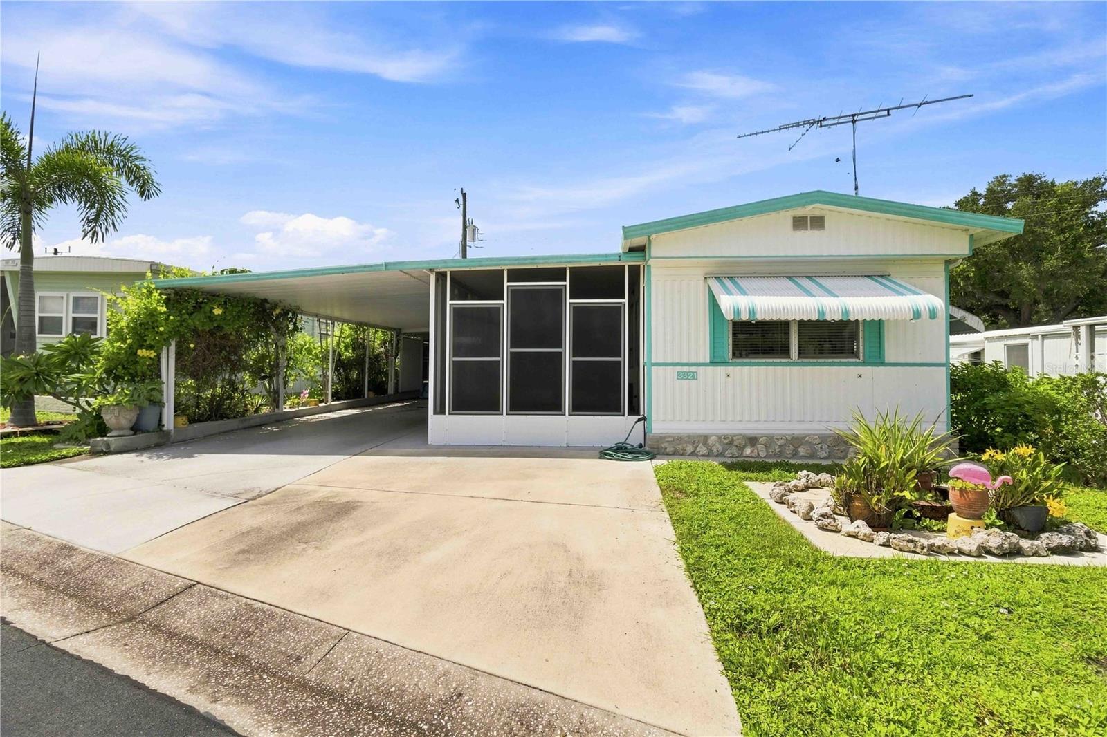 3321 CAROL DR — photo 31