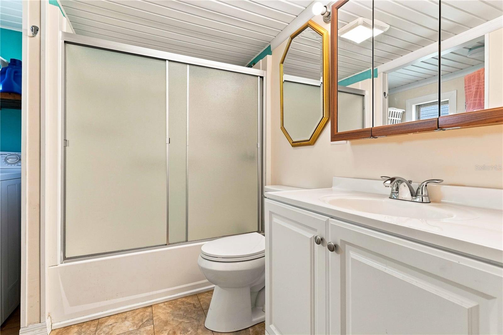 3321 CAROL DR — photo 20
