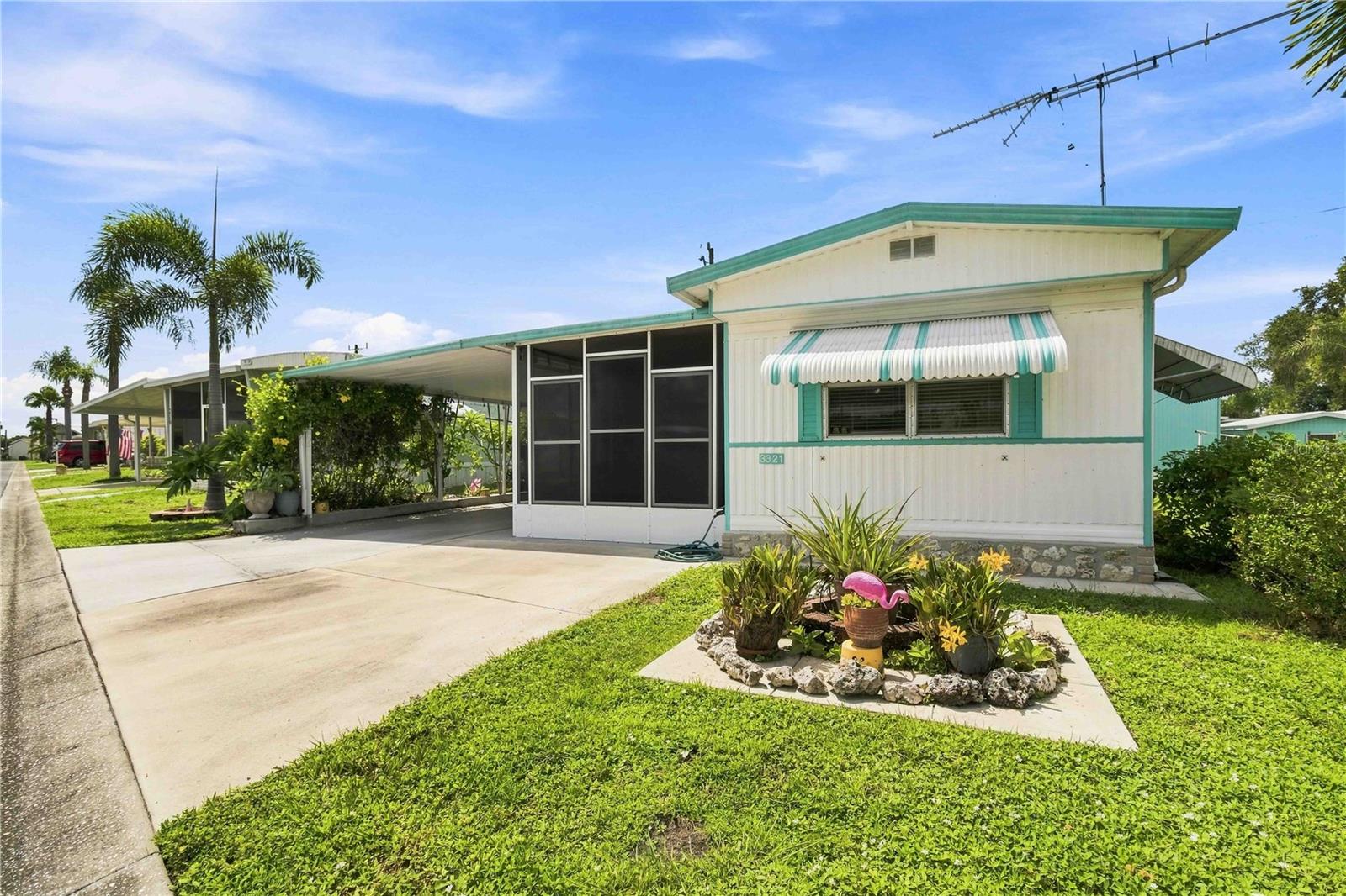 3321 CAROL DR — photo 32