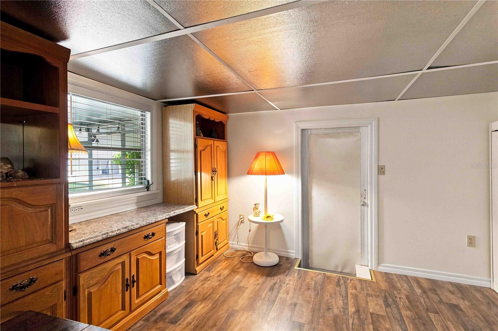 3321 CAROL DR — photo 22