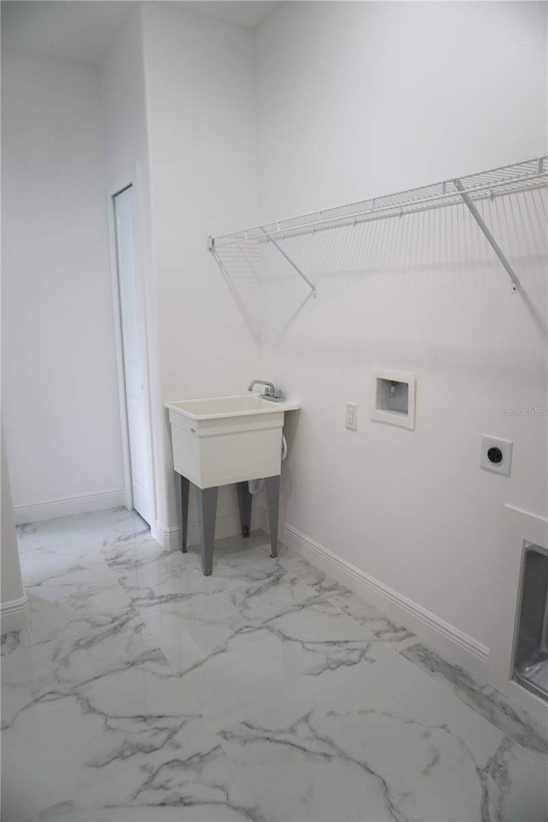 8924 N ORLEANS AVE — photo 57