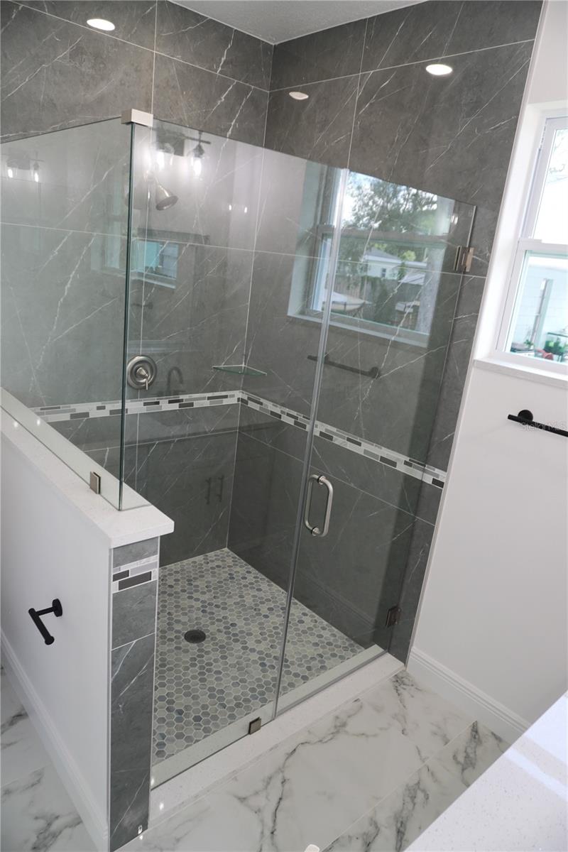 8924 N ORLEANS AVE — photo 22