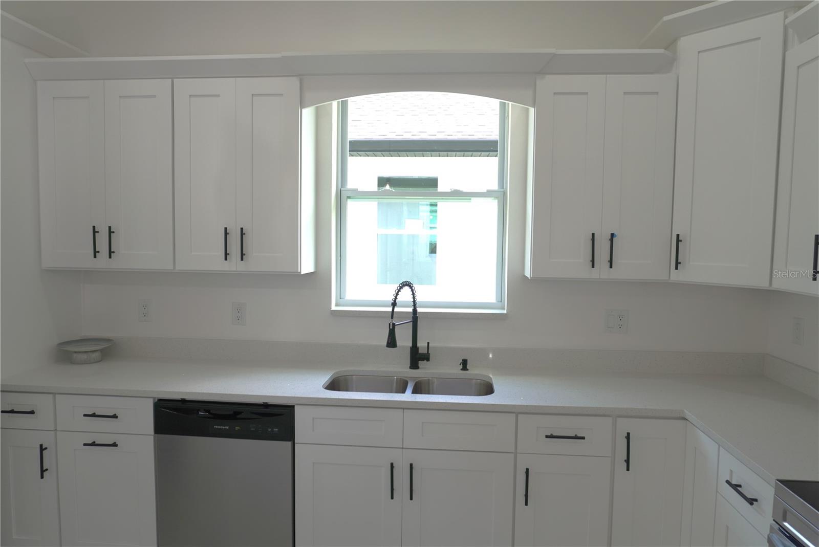 8924 N ORLEANS AVE — photo 37