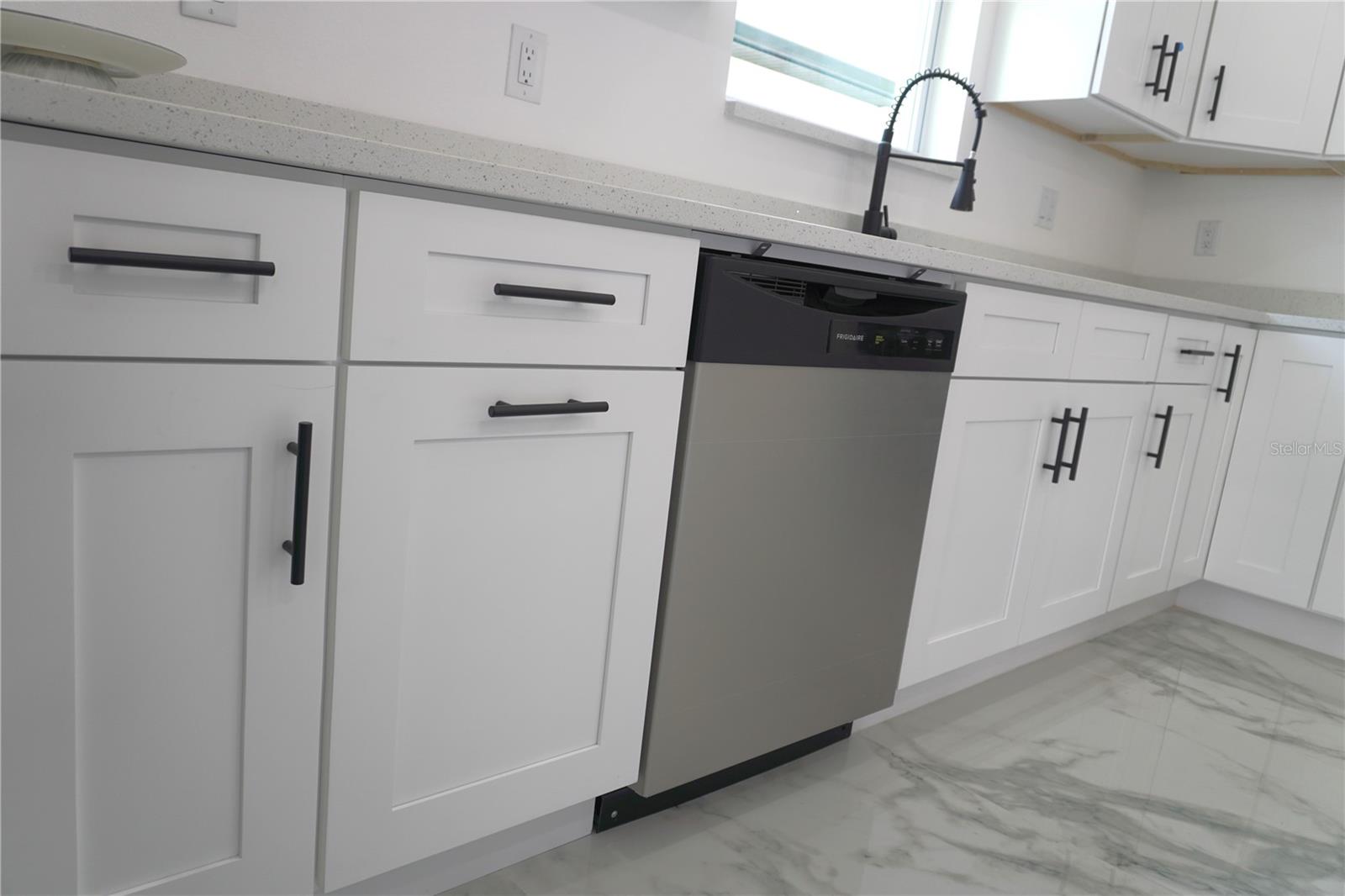 8924 N ORLEANS AVE — photo 35