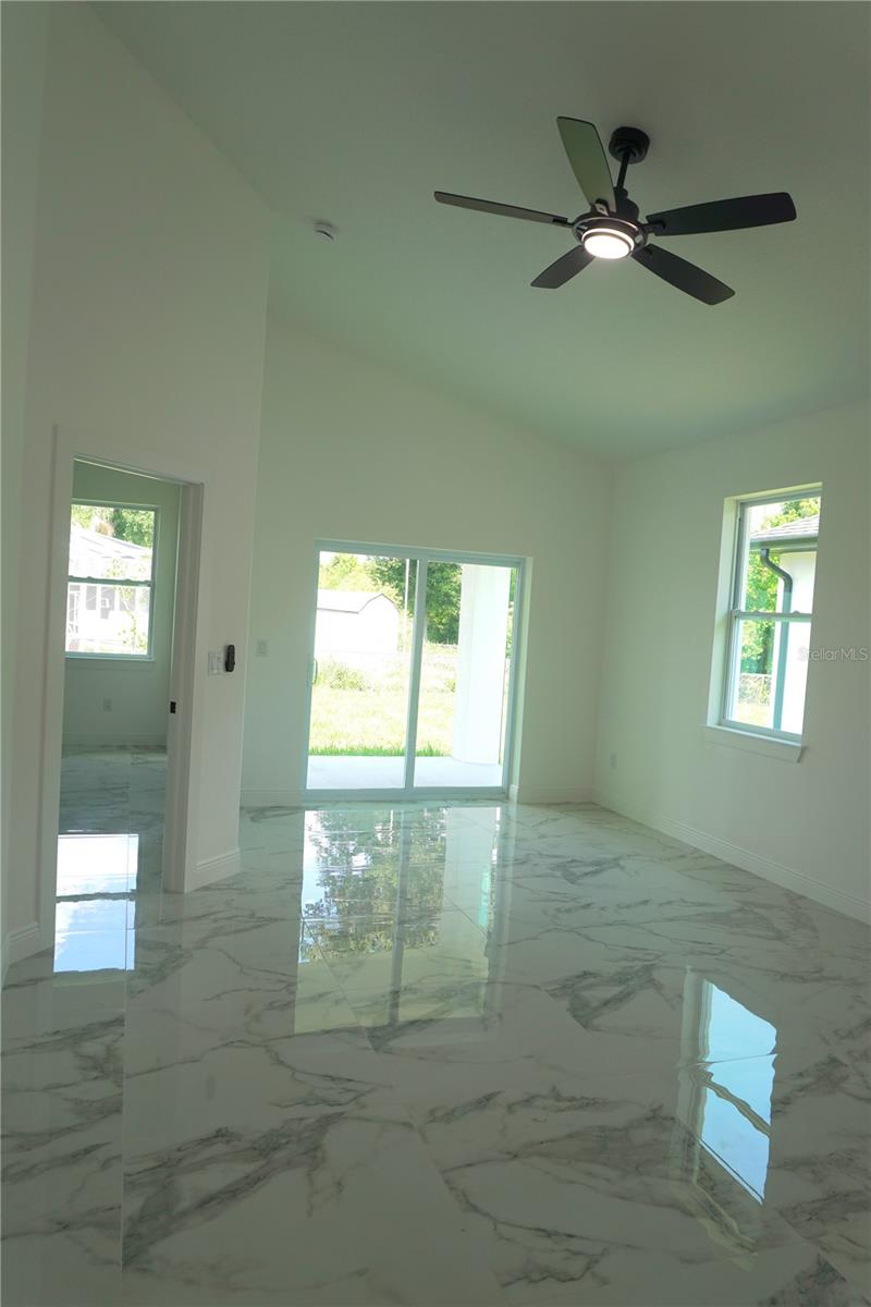 8924 N ORLEANS AVE — photo 26