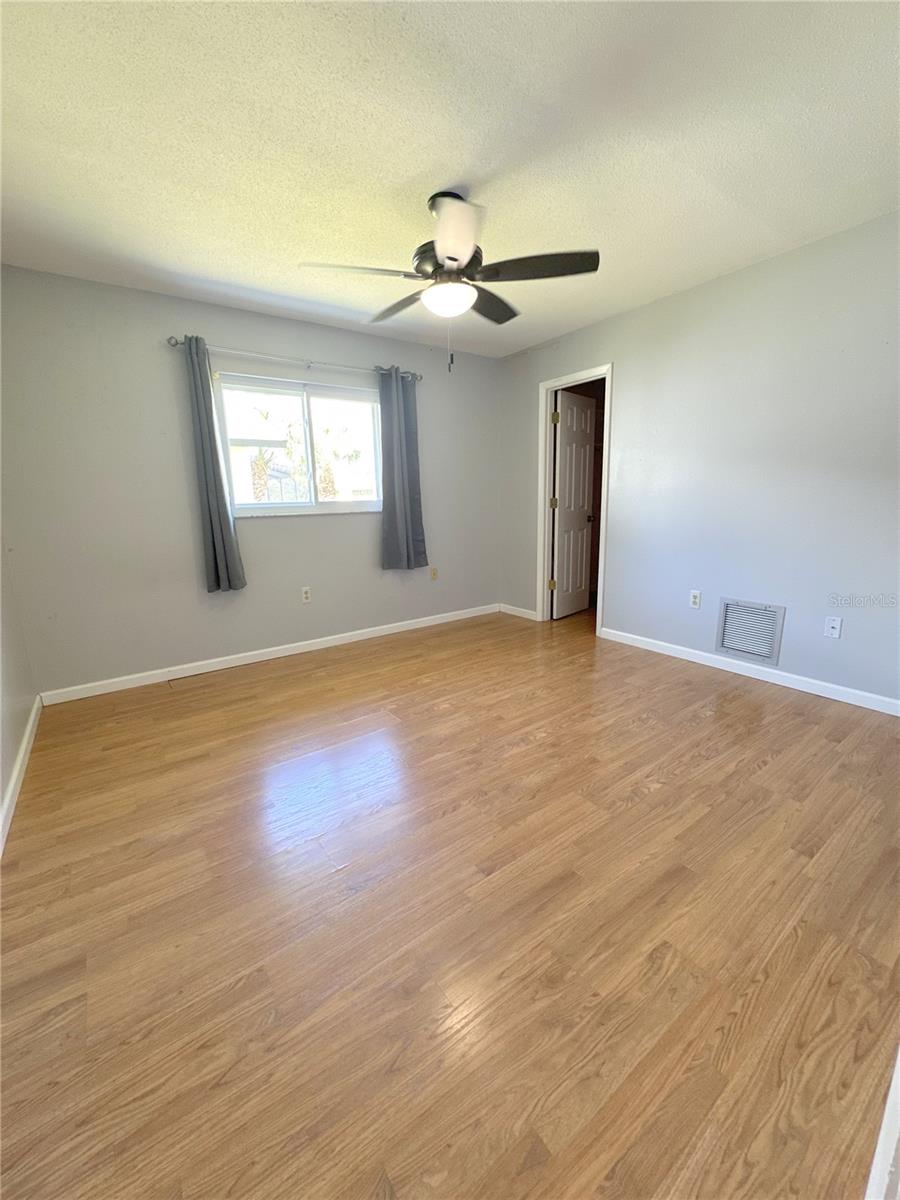 327 GLADSTONE BLVD — photo 18