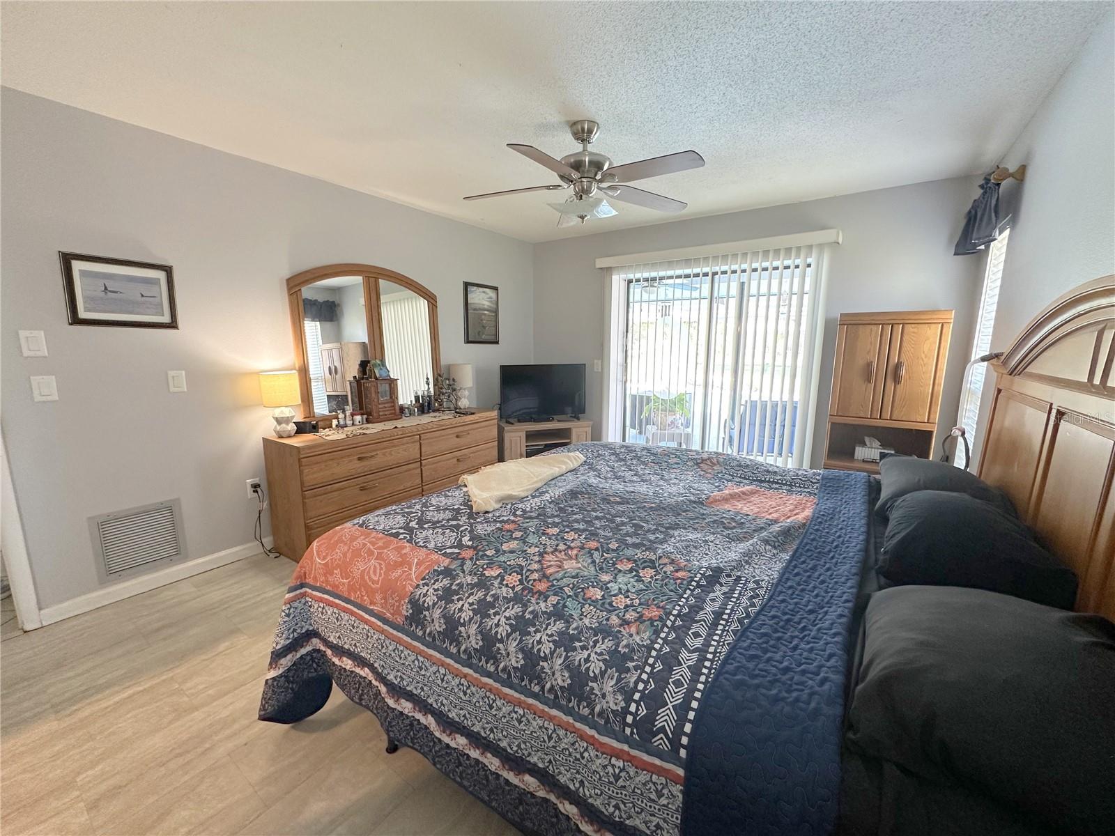 327 GLADSTONE BLVD — photo 14