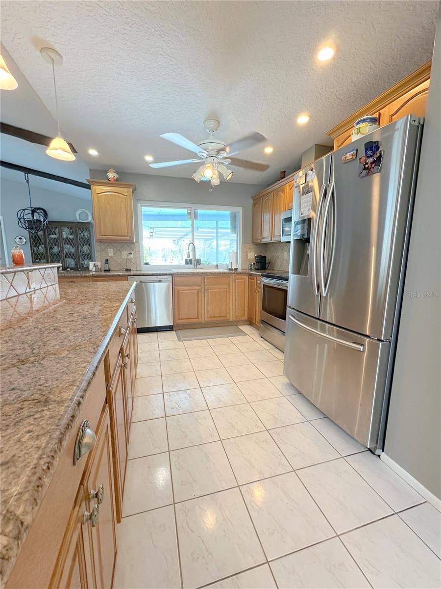 327 GLADSTONE BLVD — photo 6