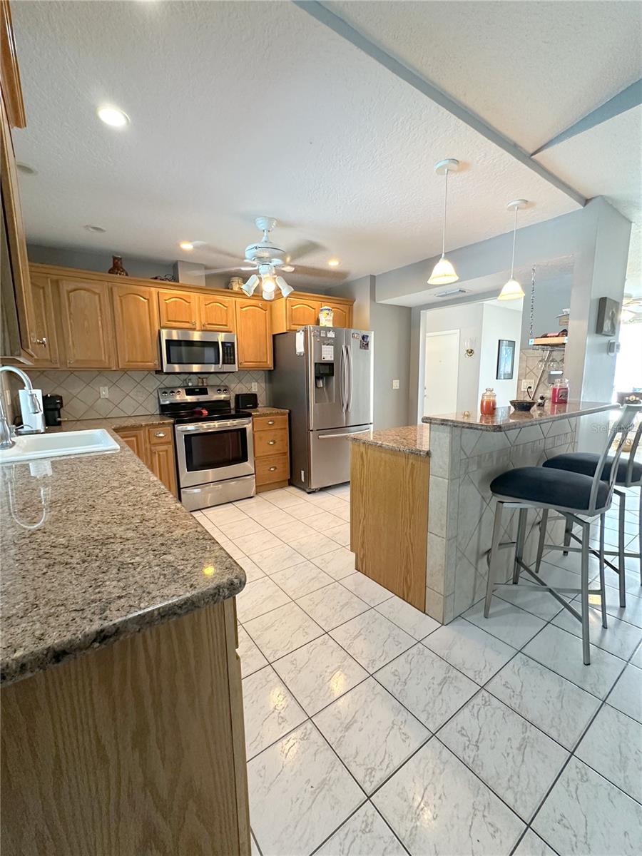 327 GLADSTONE BLVD — photo 8