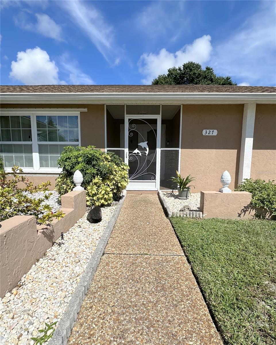 327 GLADSTONE BLVD — photo 2