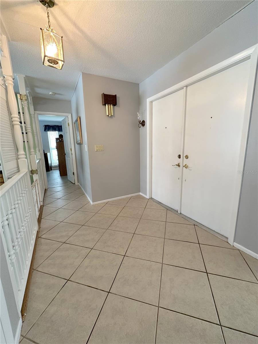 327 GLADSTONE BLVD — photo 3