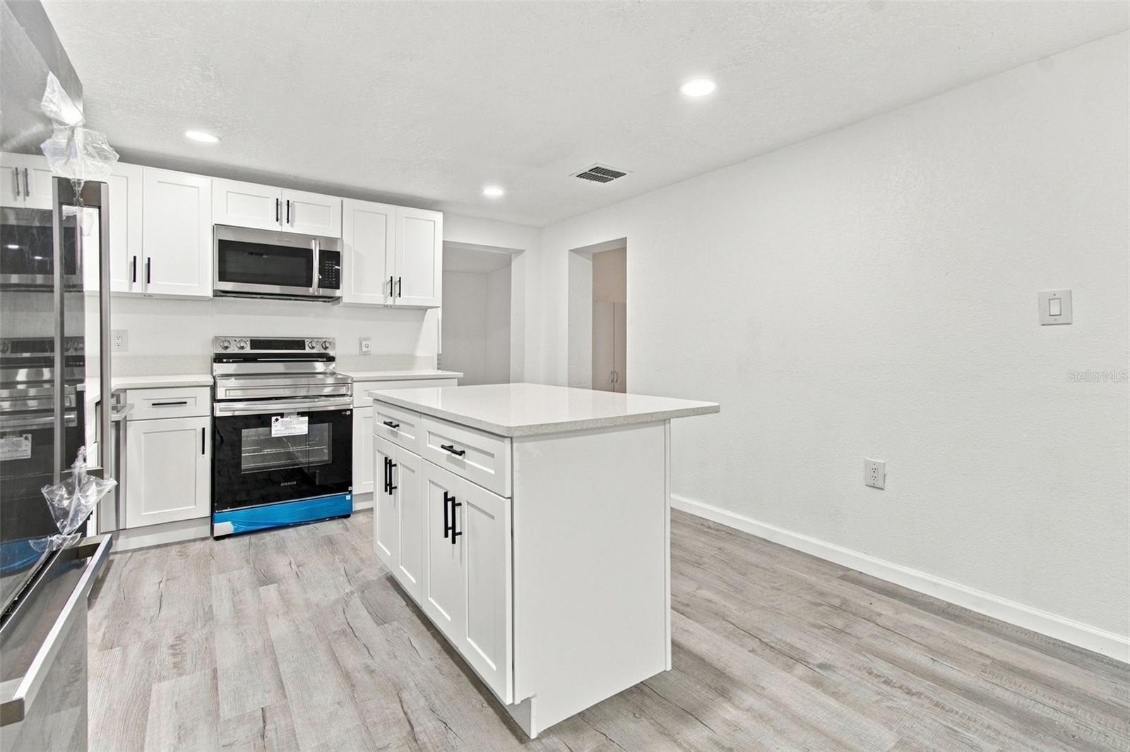 38351 7TH AVE — photo 11